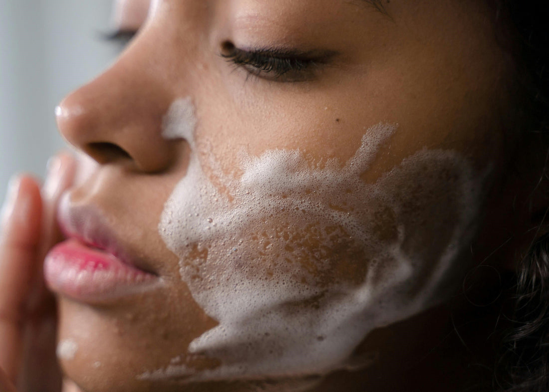A Importância da Limpeza Facial na Sua Rotina