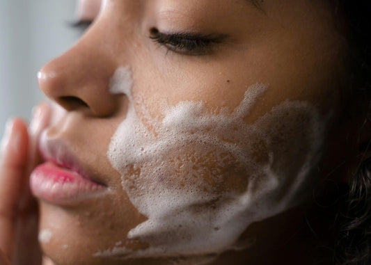 A Importância da Limpeza Facial na Sua Rotina